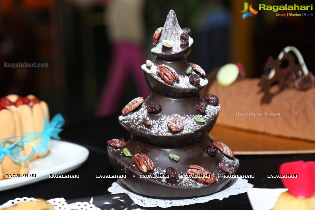 Christmas Food Photography Contest at Van Lavino Cafe & Patisserie