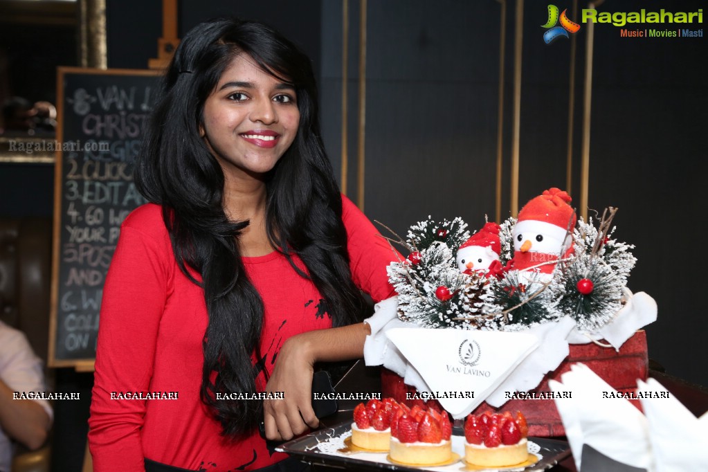 Christmas Food Photography Contest at Van Lavino Cafe & Patisserie