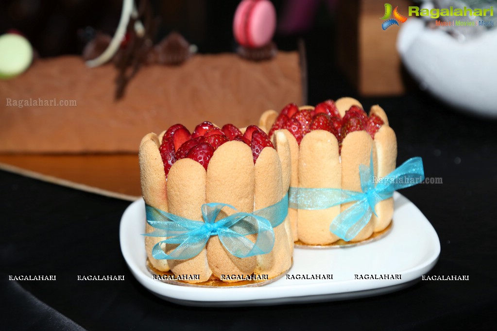 Christmas Food Photography Contest at Van Lavino Cafe & Patisserie