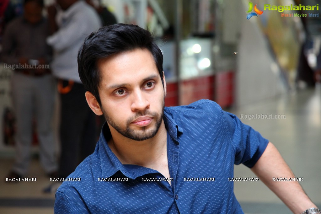 Flashmob with Badminton Star Parupalli Kashyap at Prasads Imax