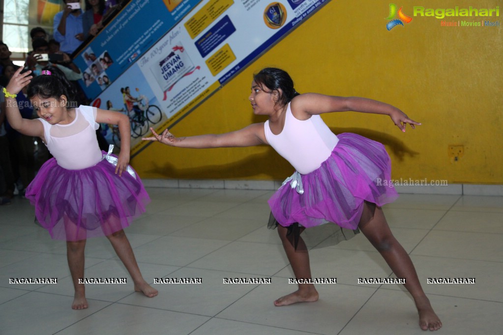 Flashmob with Badminton Star Parupalli Kashyap at Prasads Imax