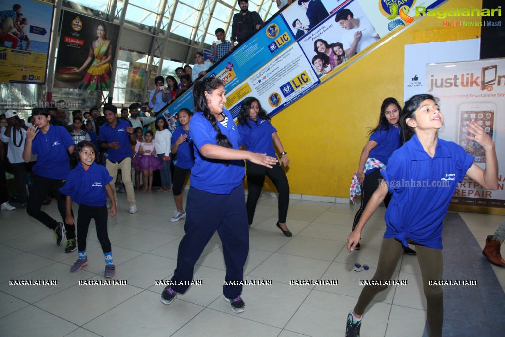 Flashmob with Badminton Star Parupalli Kashyap at Prasads Imax