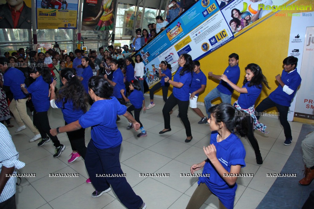 Flashmob with Badminton Star Parupalli Kashyap at Prasads Imax