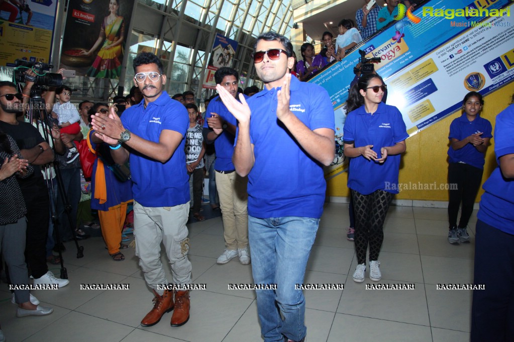 Flashmob with Badminton Star Parupalli Kashyap at Prasads Imax