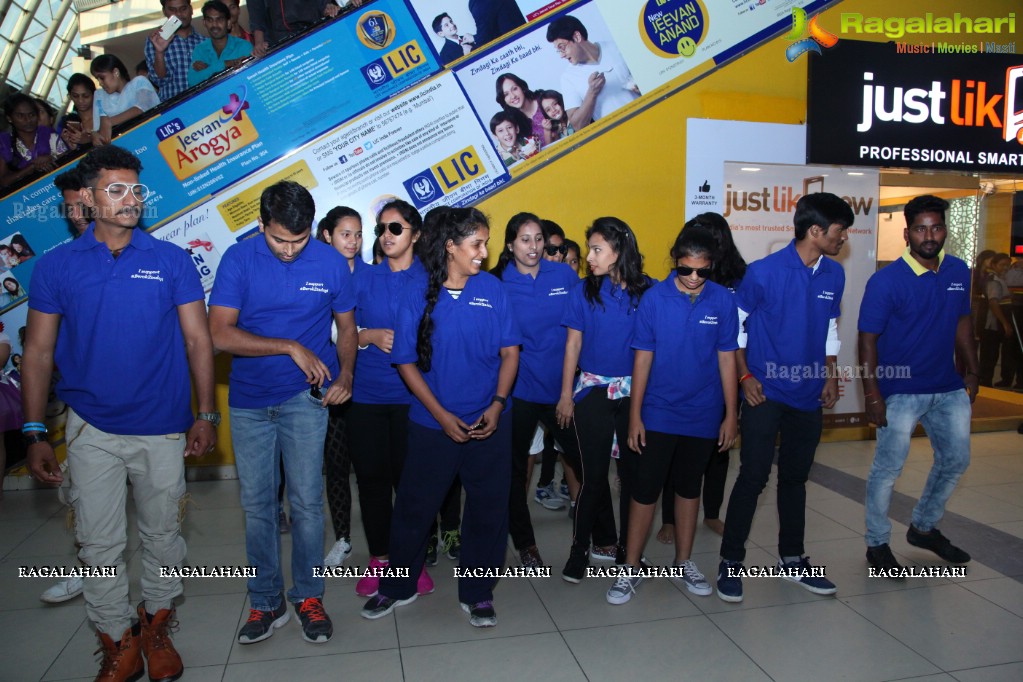 Flashmob with Badminton Star Parupalli Kashyap at Prasads Imax