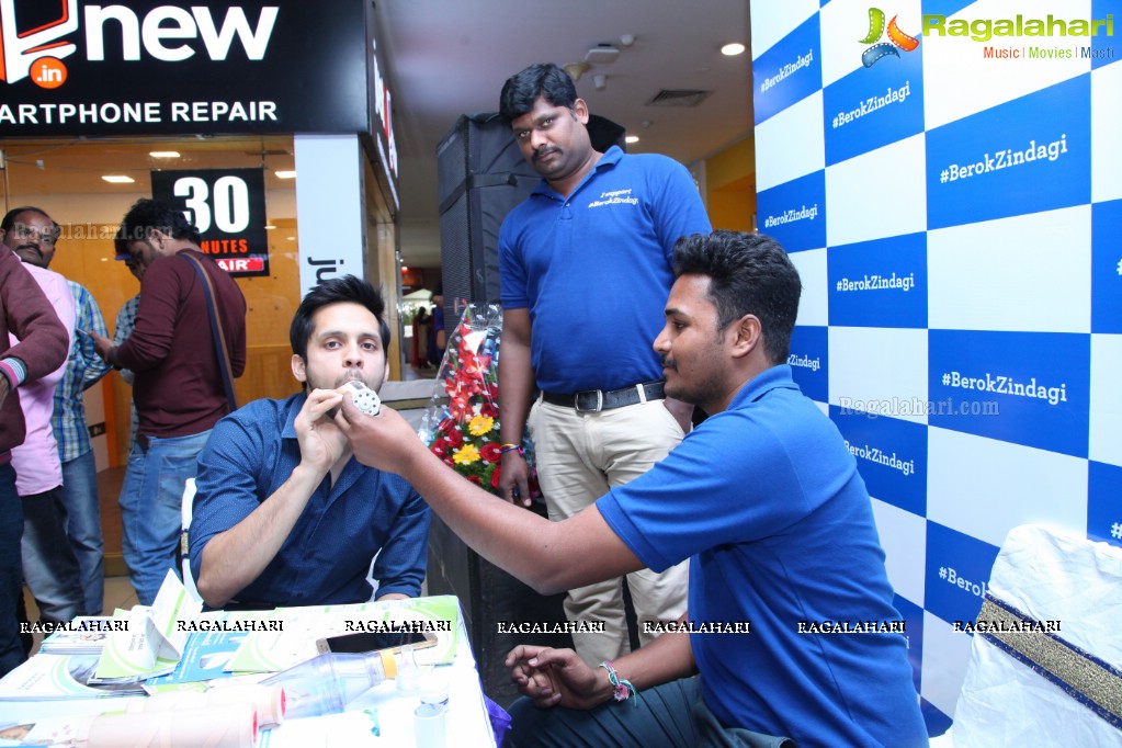 Flashmob with Badminton Star Parupalli Kashyap at Prasads Imax