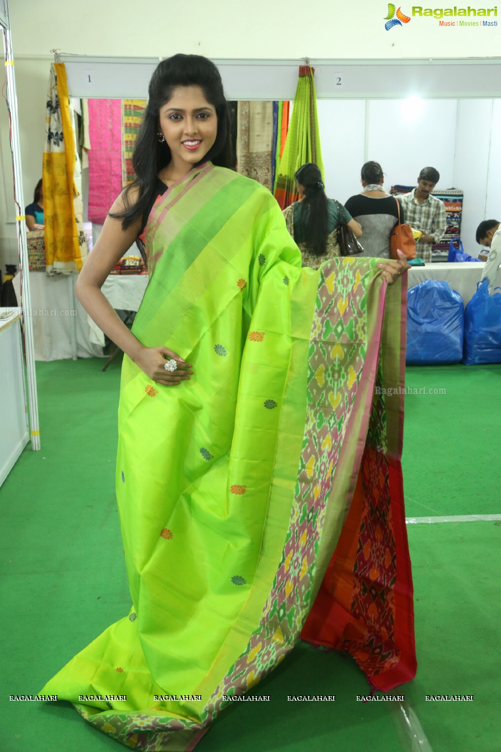 Charishma Shreekar launches Hastakala Weavers Association Silk and Cotton Expo