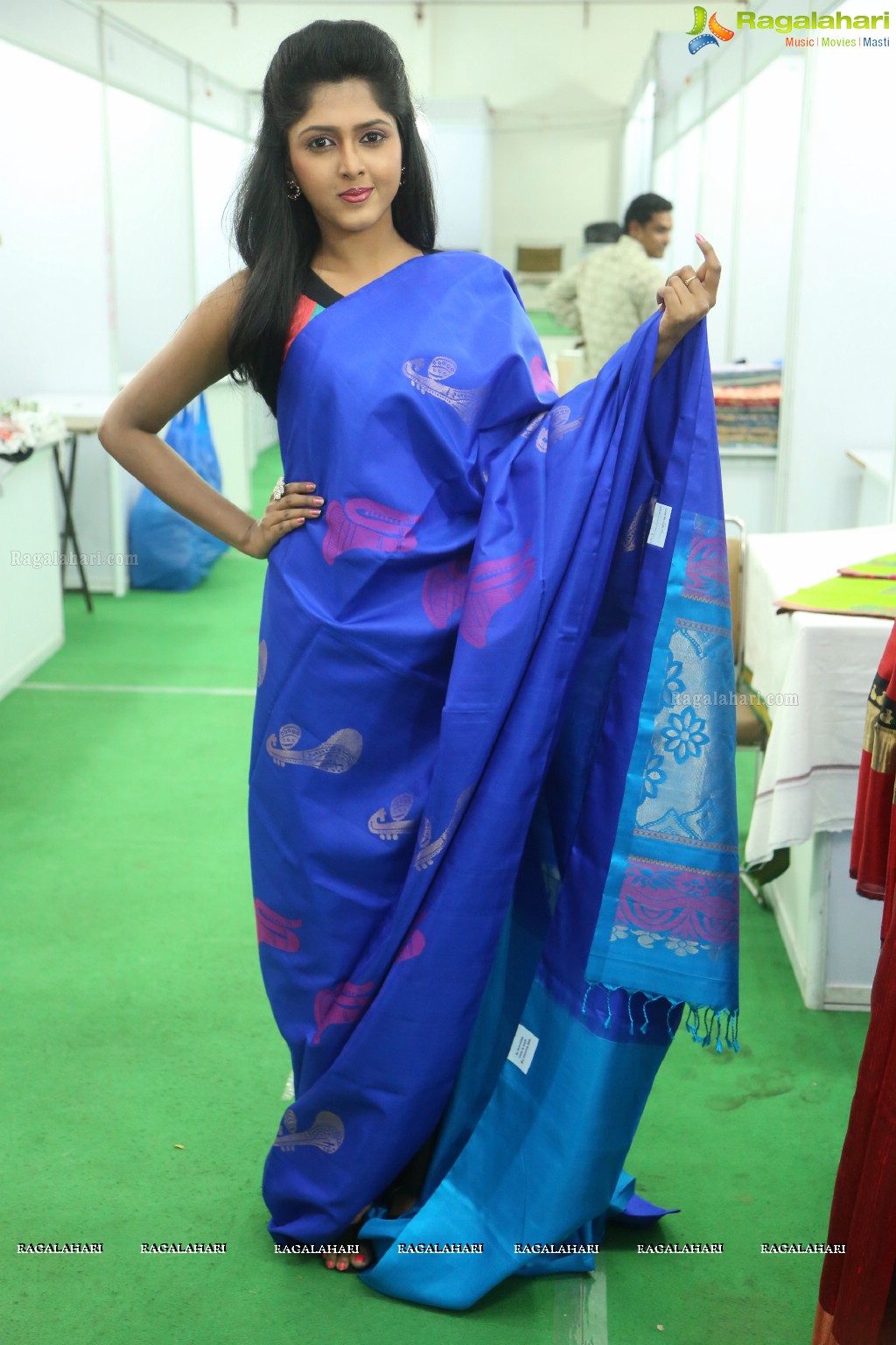 Charishma Shreekar launches Hastakala Weavers Association Silk and Cotton Expo