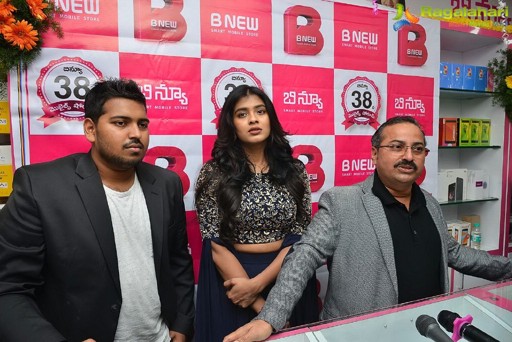 Hebah Patel launches B New Mobile Store at Chirala