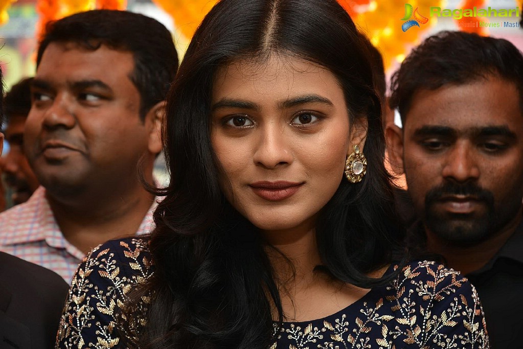 Hebah Patel launches B New Mobile Store at Chirala