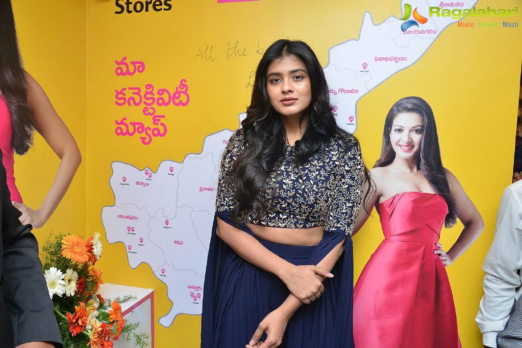 Hebah Patel launches B New Mobile Store at Chirala