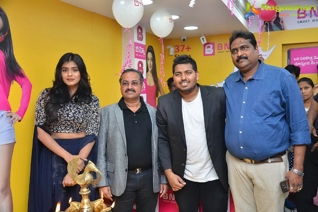 Hebah Patel launches B New Mobile Store at Chirala