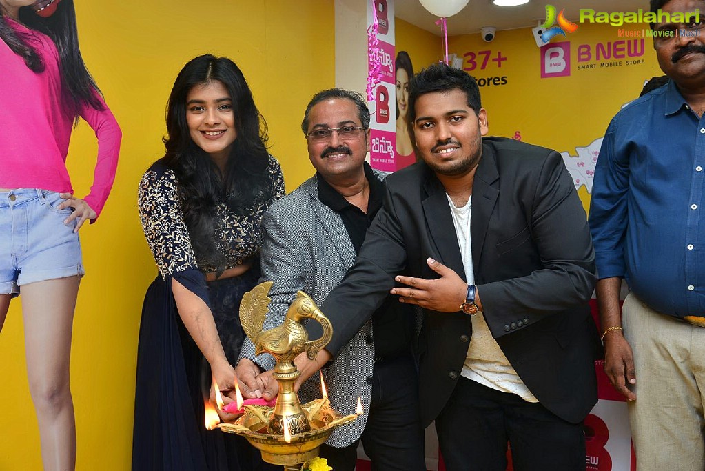 Hebah Patel launches B New Mobile Store at Chirala