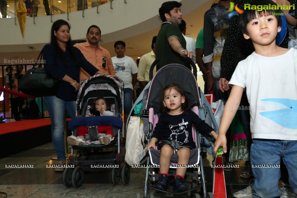 Musical Flash Mob at Forum Sujana Mall at Kukatpally