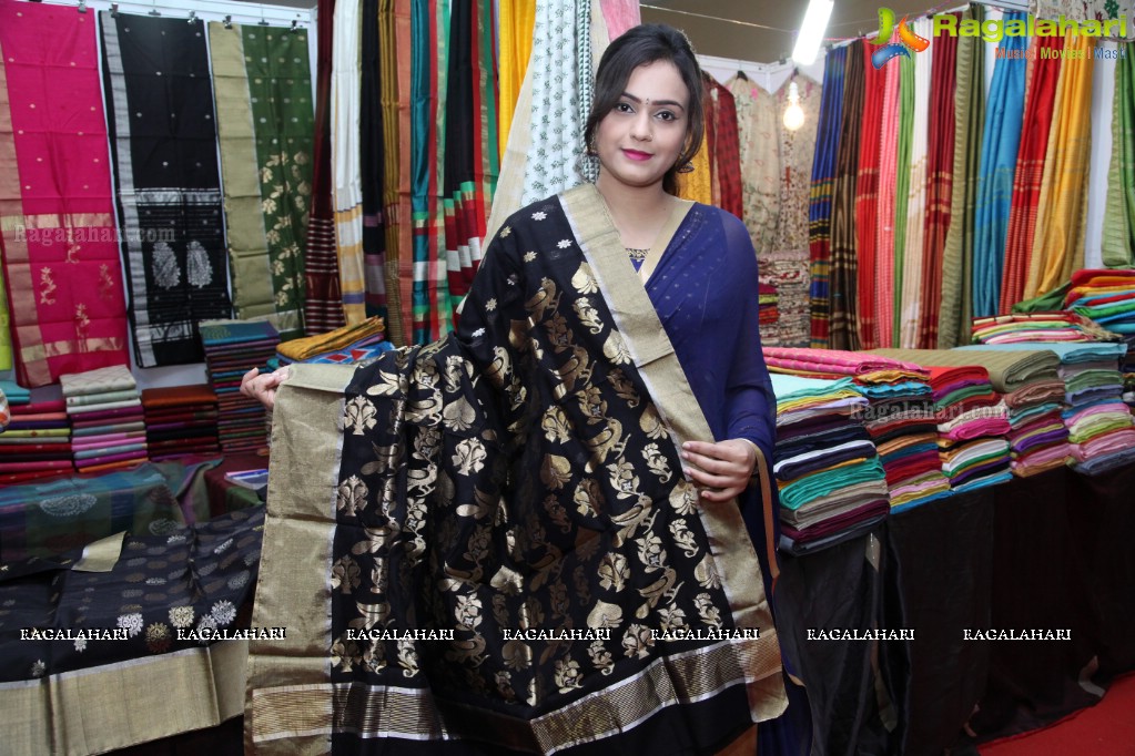 Priyansha Dubey Inaugurated National Silk Expo At Sri Satyasai Nigamagamam, Hyderabad