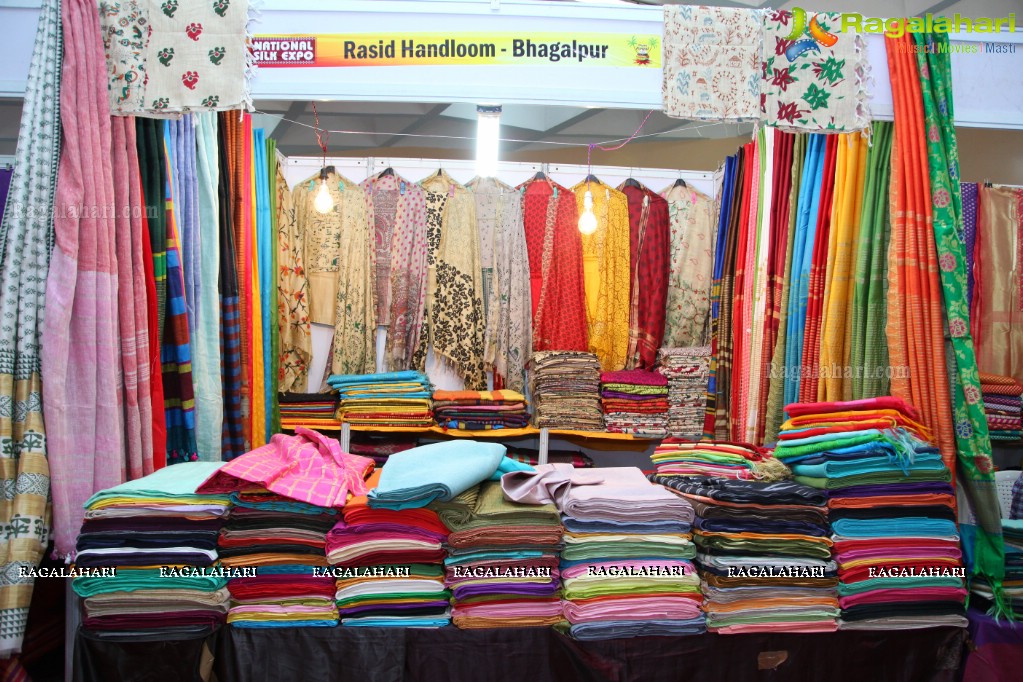 Priyansha Dubey Inaugurated National Silk Expo At Sri Satyasai Nigamagamam, Hyderabad