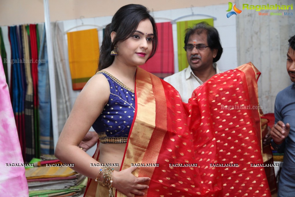 Priyansha Dubey Inaugurated National Silk Expo At Sri Satyasai Nigamagamam, Hyderabad