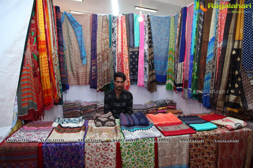 Priyansha Dubey Inaugurated National Silk Expo At Sri Satyasai Nigamagamam, Hyderabad