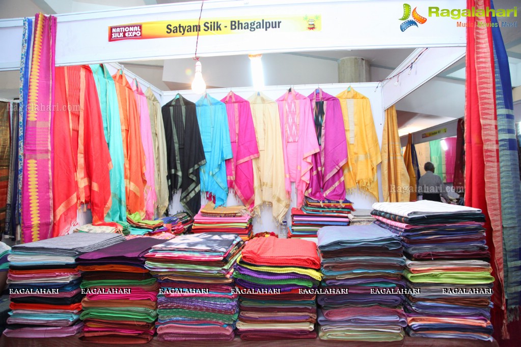 Priyansha Dubey Inaugurated National Silk Expo At Sri Satyasai Nigamagamam, Hyderabad