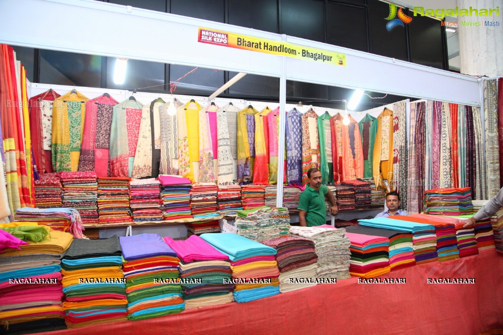 Priyansha Dubey Inaugurated National Silk Expo At Sri Satyasai Nigamagamam, Hyderabad