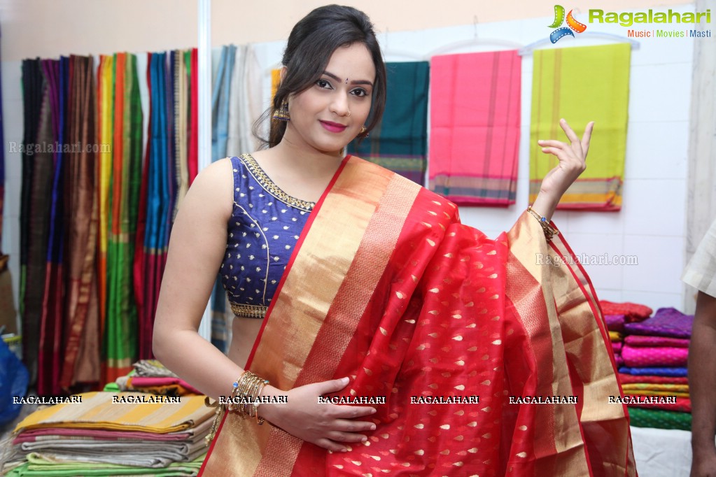 Priyansha Dubey Inaugurated National Silk Expo At Sri Satyasai Nigamagamam, Hyderabad