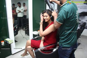 Neha Hinge Launches Natural Salon