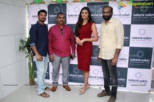 Neha Hinge Launches Natural Salon