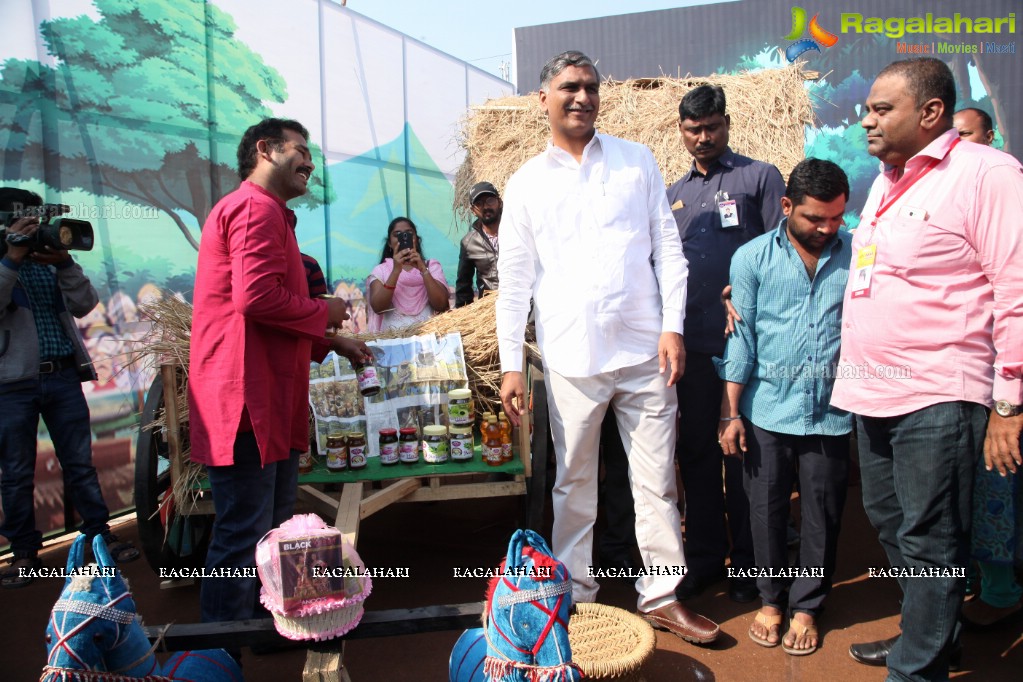 Pakka Hyderabad Expo Launch at People's Plaza