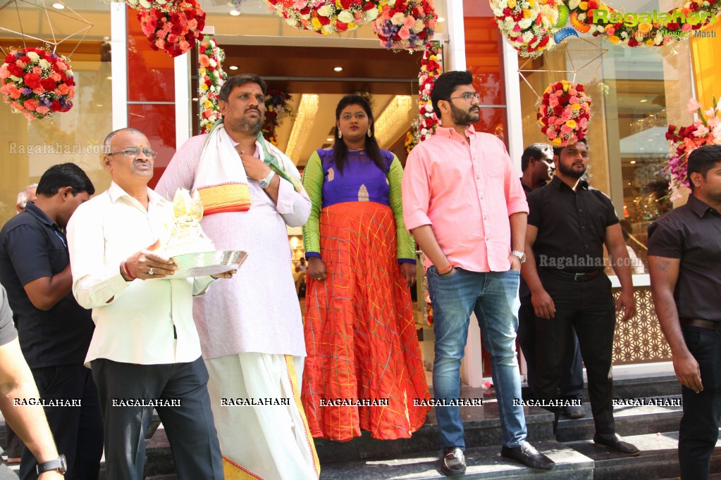 Pragya Jaiswal launches Jewellery Section at South India Shopping Mall, Ameerpet