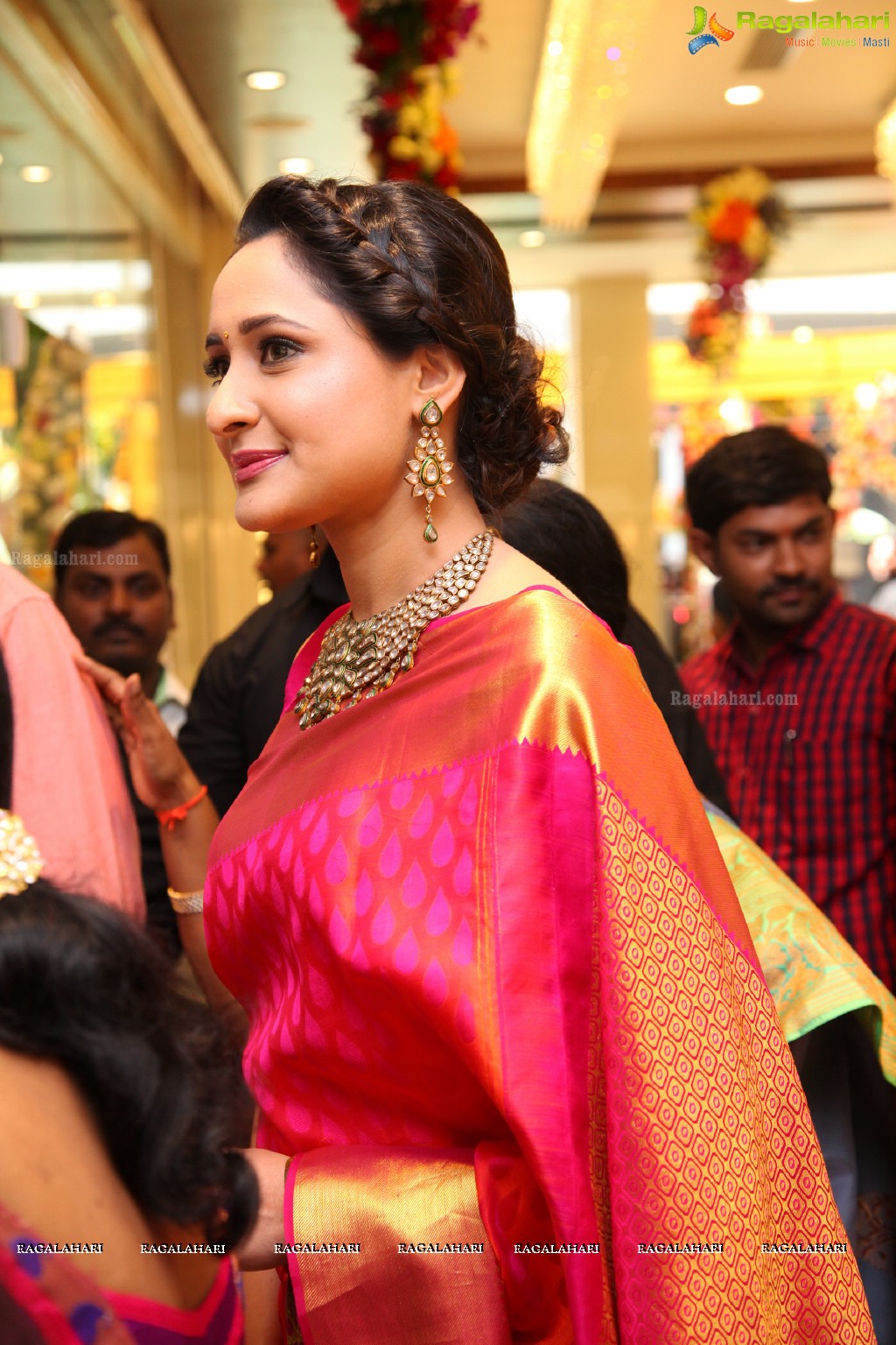 Pragya Jaiswal launches Jewellery Section at South India Shopping Mall, Ameerpet