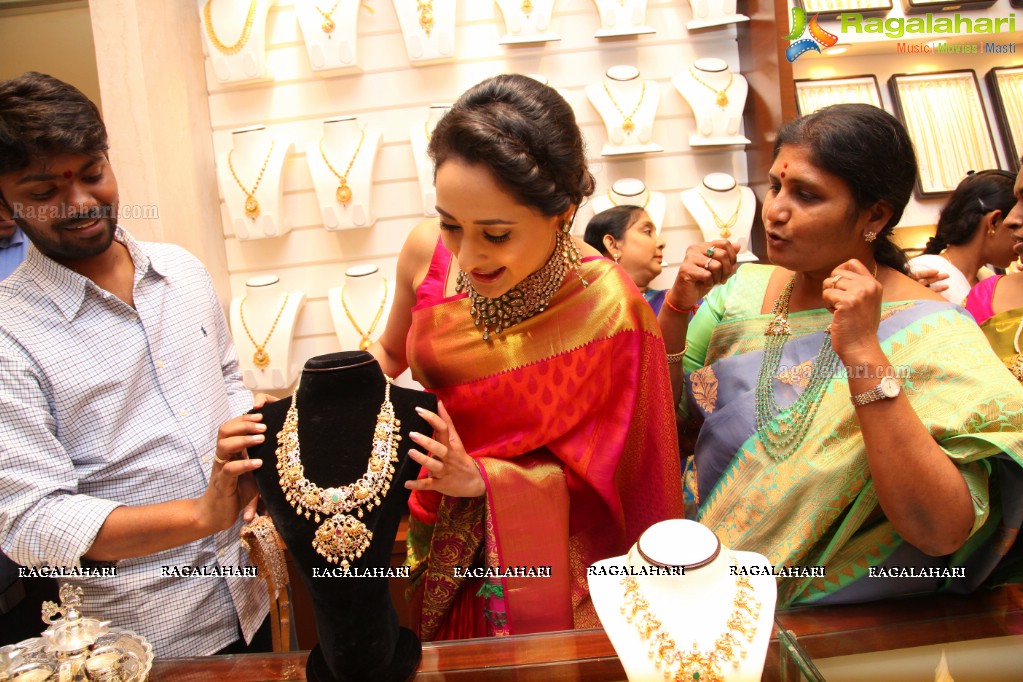 Pragya Jaiswal launches Jewellery Section at South India Shopping Mall, Ameerpet