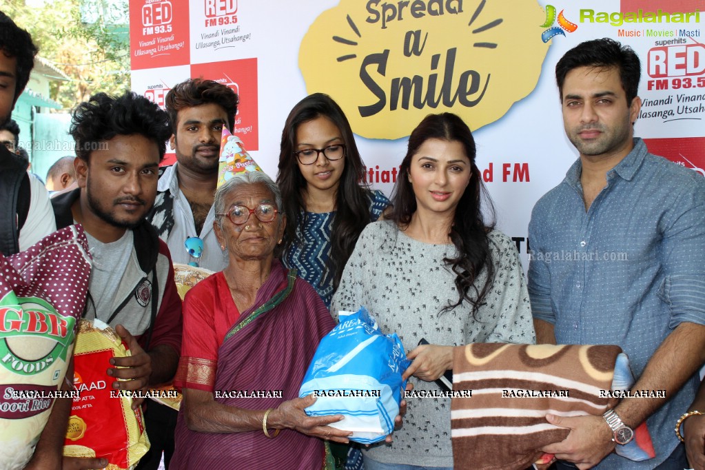 Spread A Smile - An Initiative by Red FM