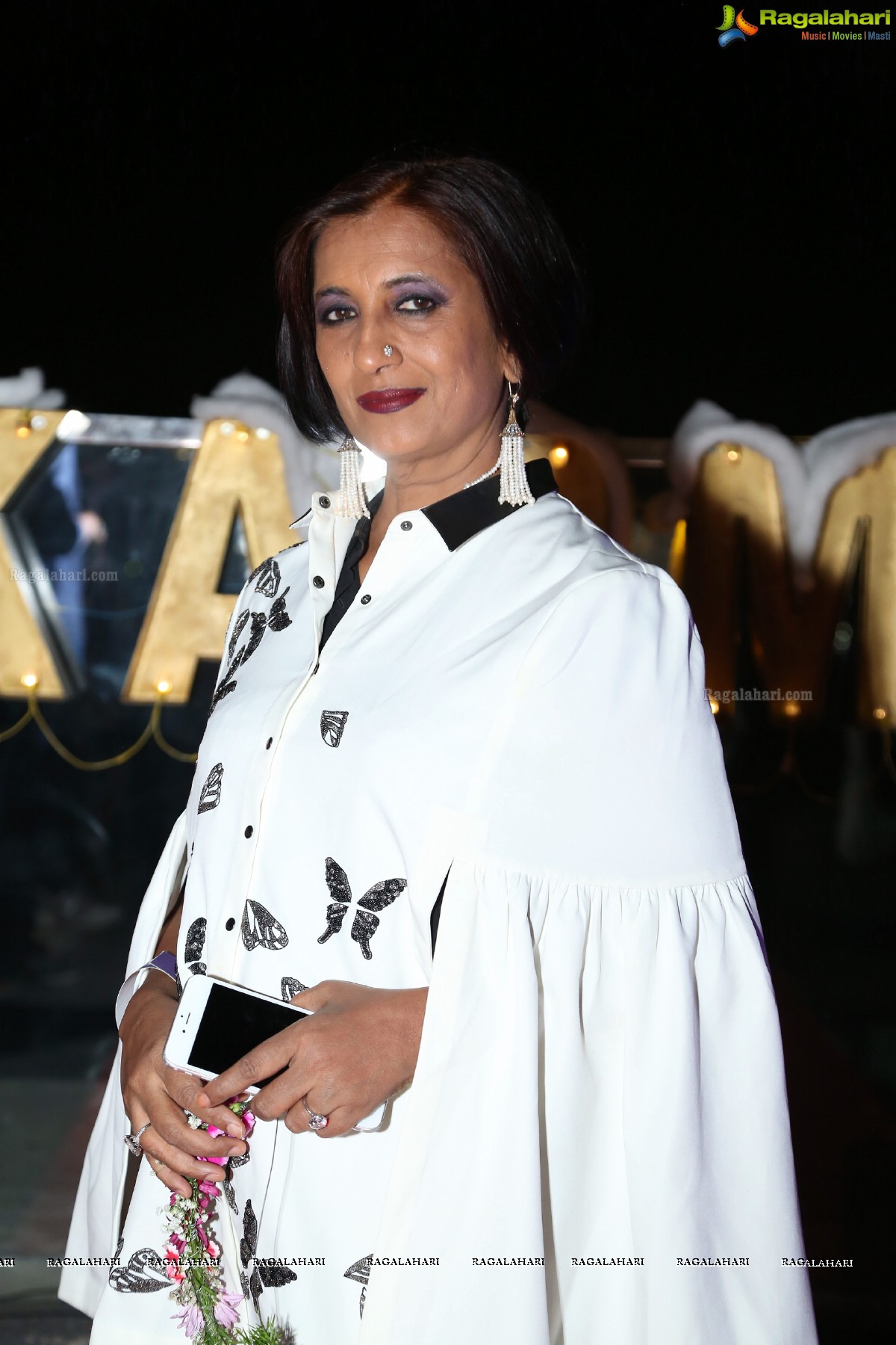 Sun Downer White Party by Laila and Feroz Khan at Karma