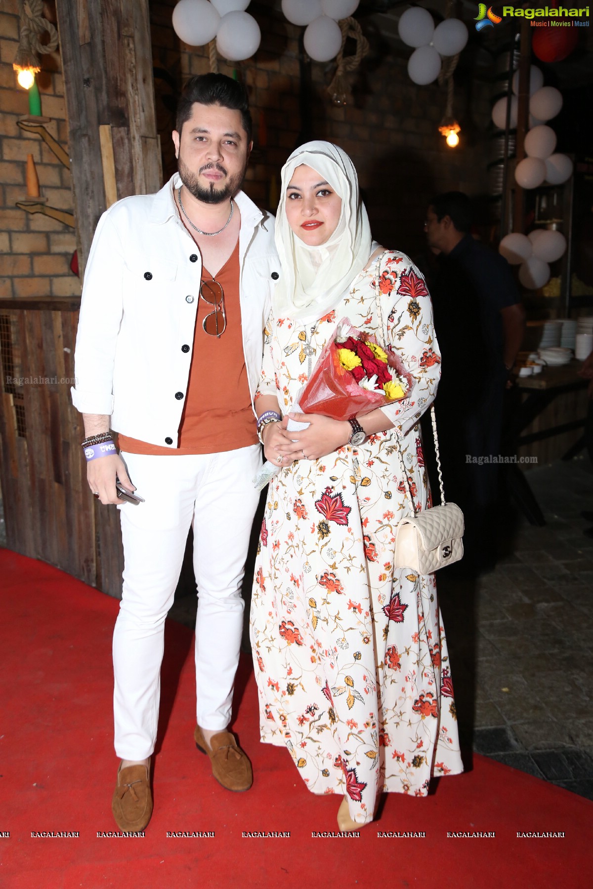 Sun Downer White Party by Laila and Feroz Khan at Karma