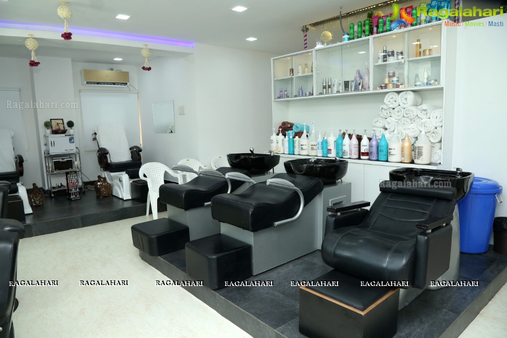 Grand Launch of Swagger'z De Salon, Road #12, Banjara Hills, Hyderabad