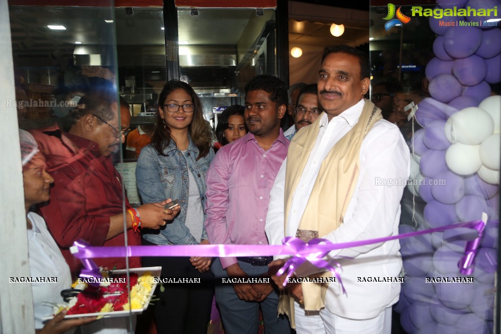 Aditi Myakal inaugurates Tempteys, Hyderabad