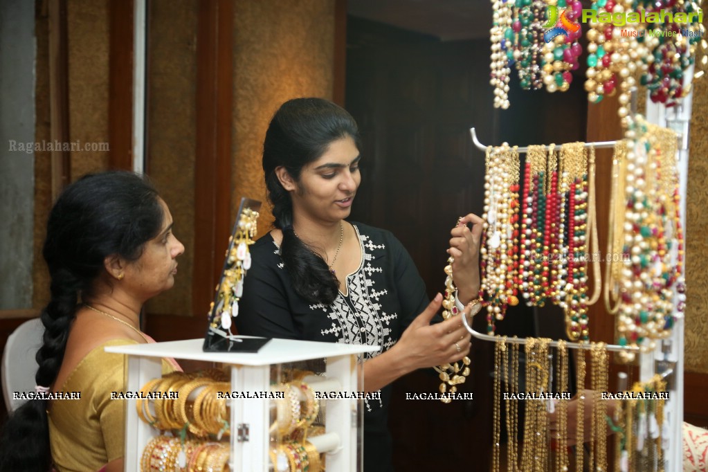 Neha Deshpande launches Trendz Exhibition at Taj Krishna