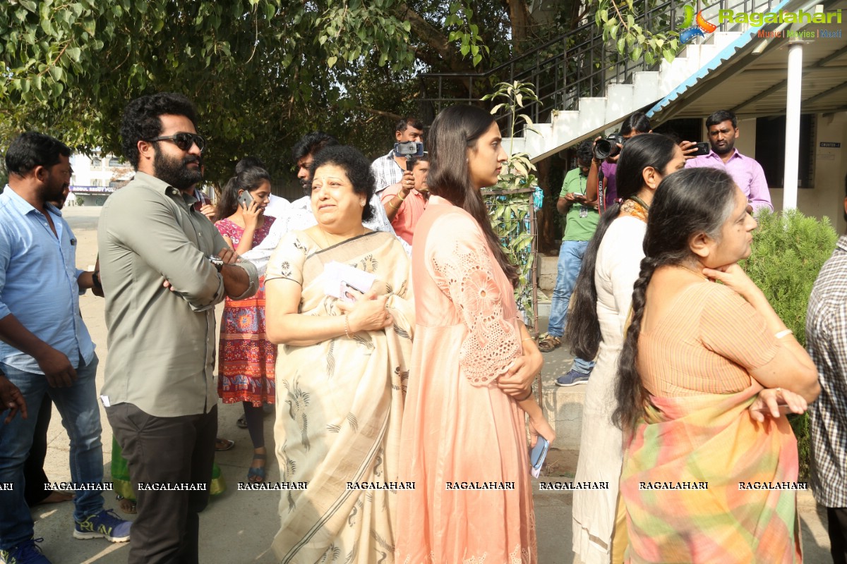 Tollywood Stars Cast Their Vote In Telangana Assembly Elections