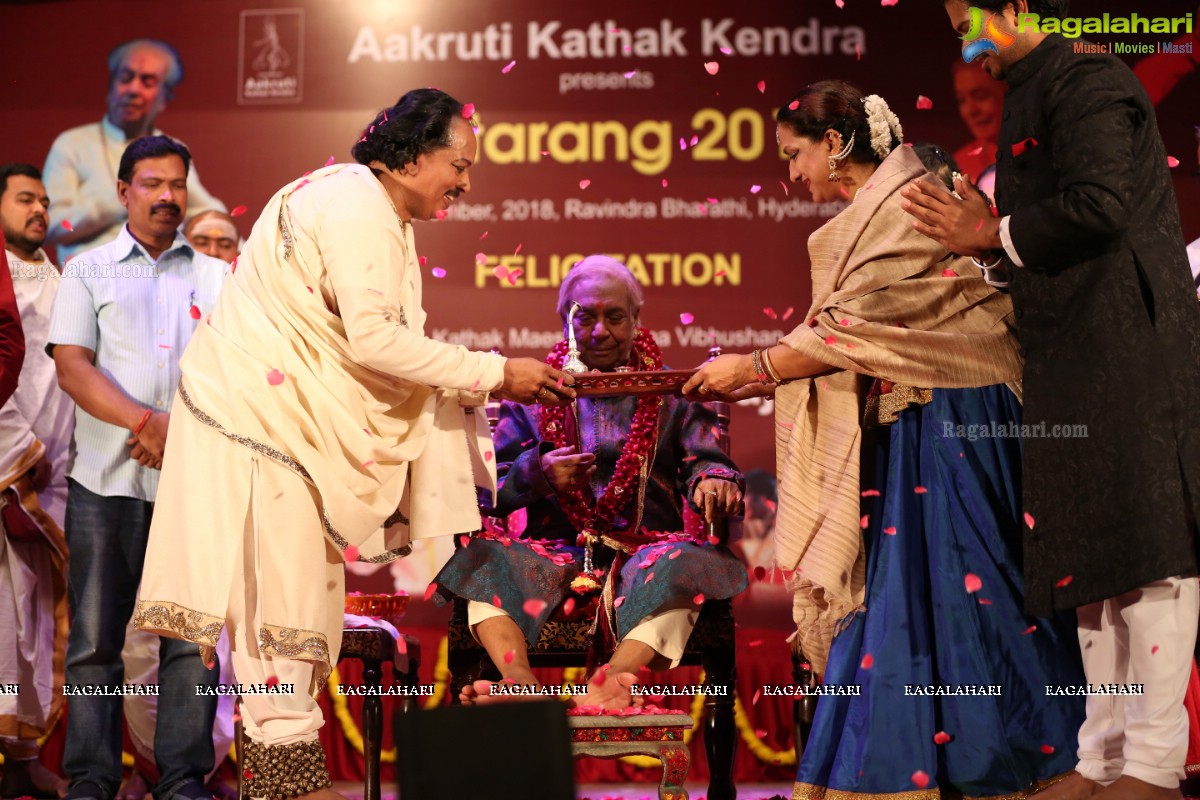  Legendary Kathak Maestro, Padma Vibhushan Pandit Birju Maharaj Performing at Antarang