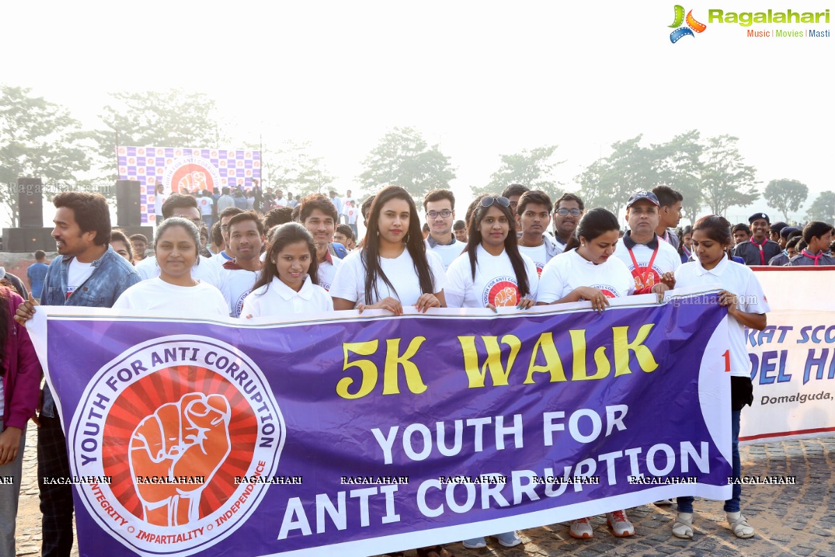 Jaya Prakash Narayana Participates In Anti Corruption Day Walk 2018