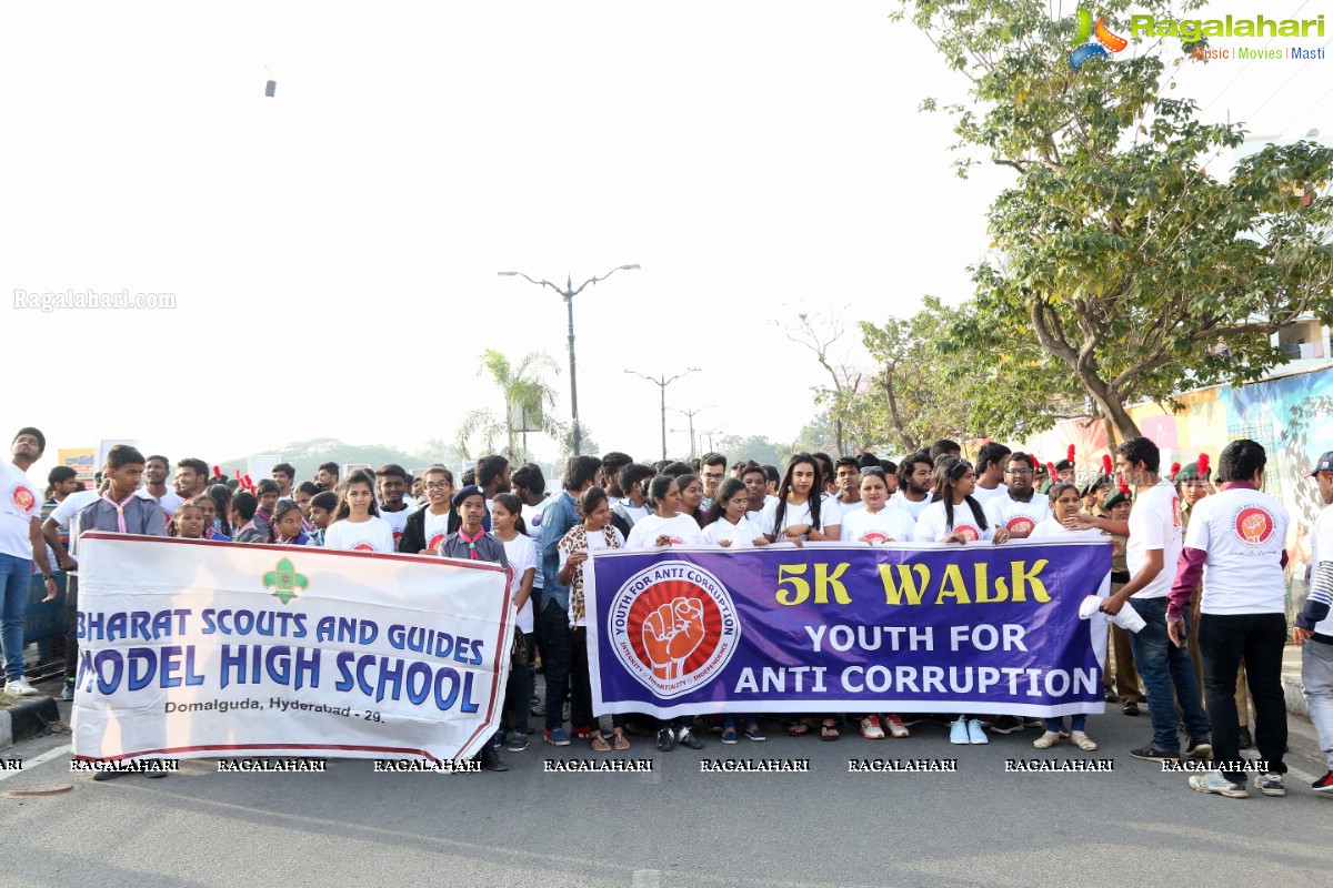 Jaya Prakash Narayana Participates In Anti Corruption Day Walk 2018