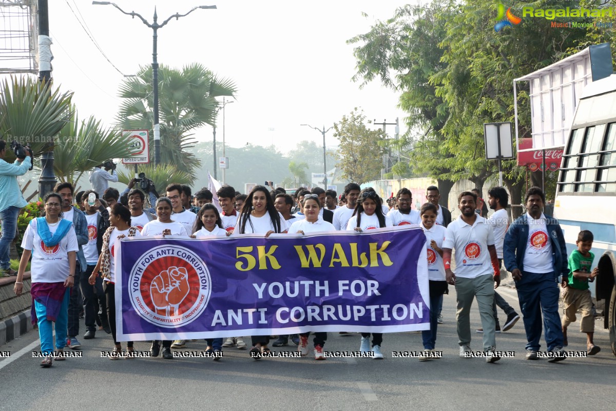 Jaya Prakash Narayana Participates In Anti Corruption Day Walk 2018