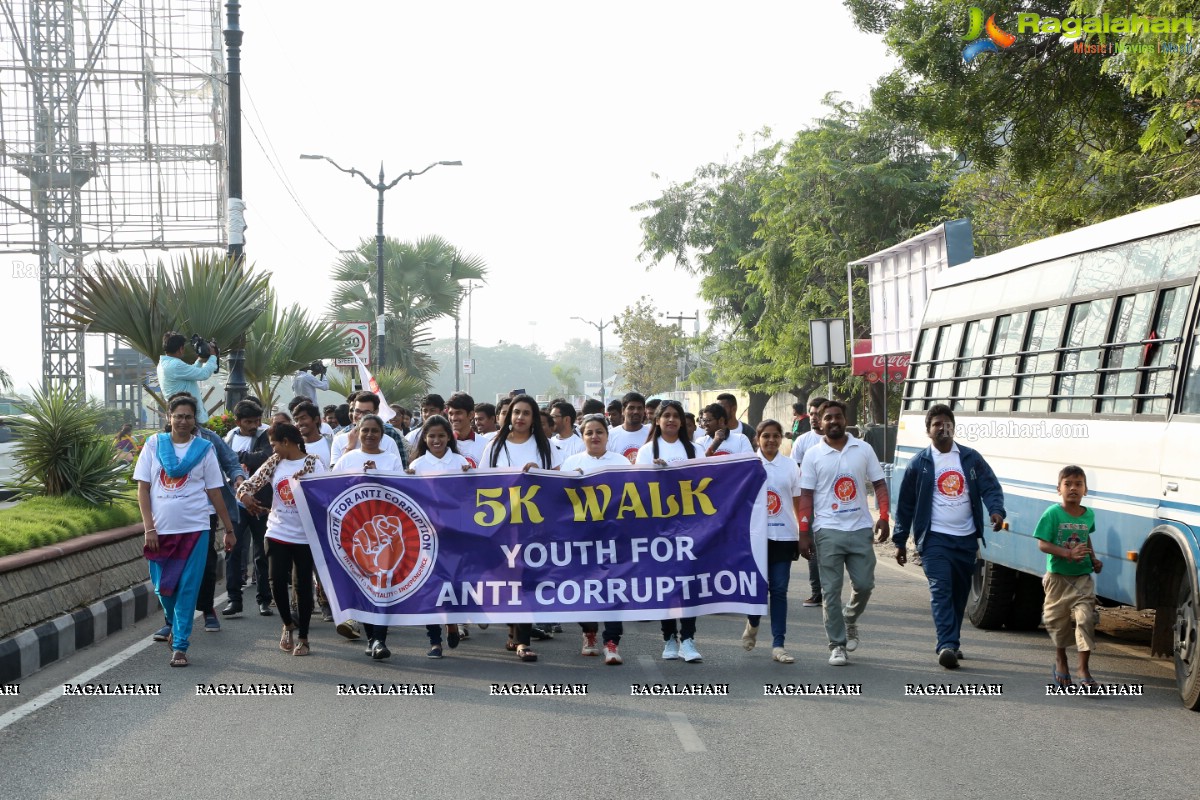 Jaya Prakash Narayana Participates In Anti Corruption Day Walk 2018