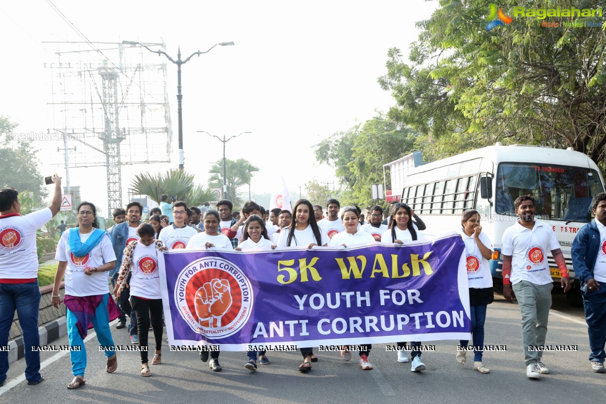 Jaya Prakash Narayana Participates In Anti Corruption Day Walk 2018