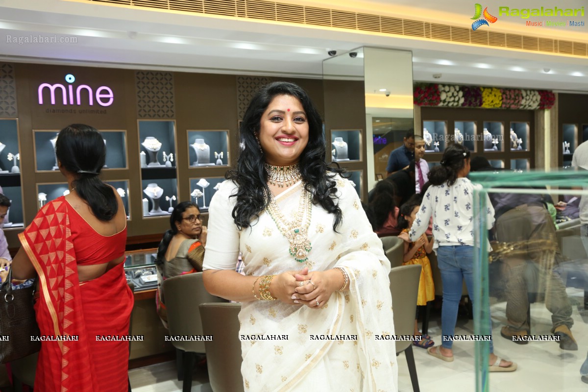 Malabar Gold and Diamonds Artistry Branded Jewellery Show at Somajiguda Showroom