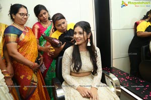 Priyanka Jawalkar Inaugurates Be You Salon at Nalgonda