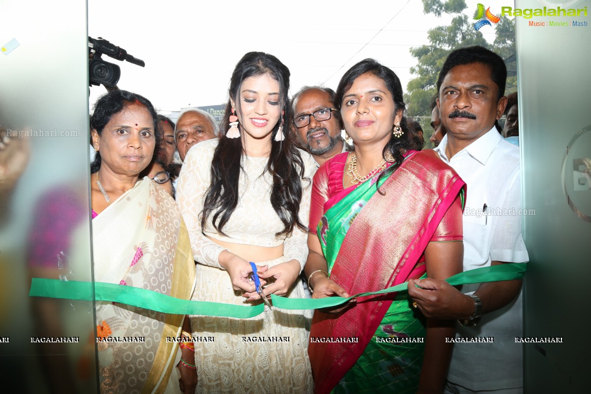 Priyanka Jawalkar Inaugurates Be You Salon at Nalgonda