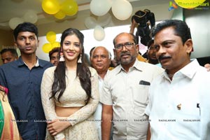 Priyanka Jawalkar Inaugurates Be You Salon at Nalgonda