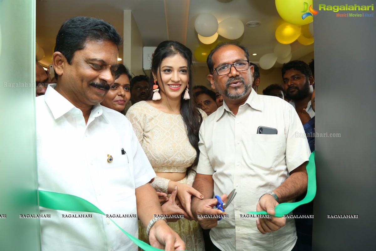 Priyanka Jawalkar Inaugurates Be You Salon at Nalgonda