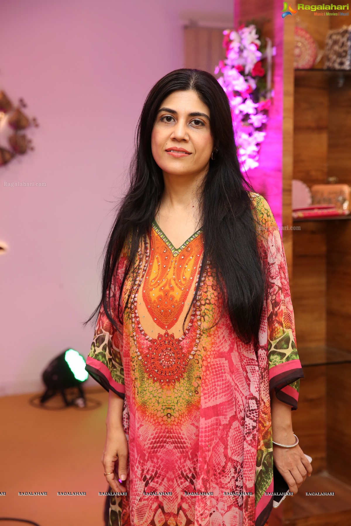 Priyanka Jawalkar Launches Deepthi Collection Studio Spectacular Collection